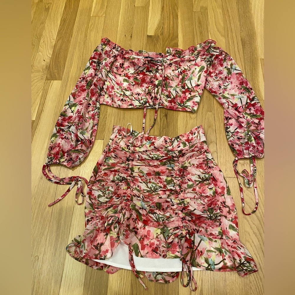 Xs pink floral skirt set